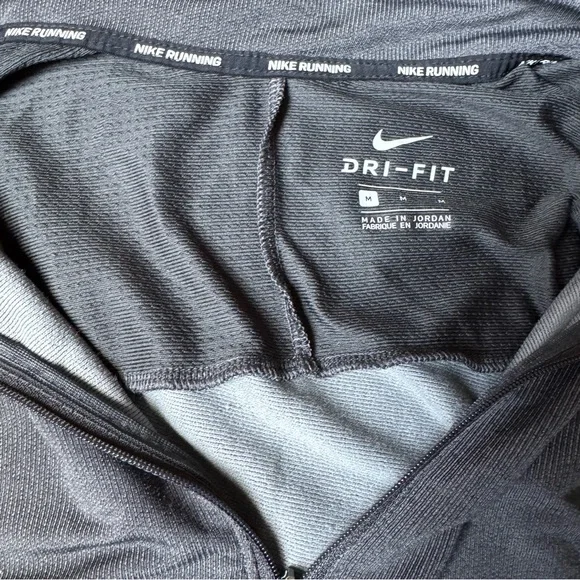 ****Sold****Nike Dri-FIT Gray Running Pullover - Reflective - Size Medium - Picture 4 of 5